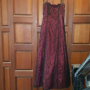 ⭐ Black & Red Formal Gown ⭐